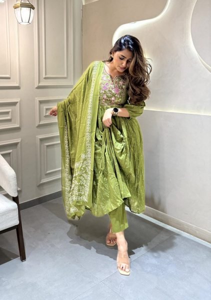 Pure Cotton Pear Green Printed Kurti Set and Dupatta With Embroidery Work Printed Kurtis