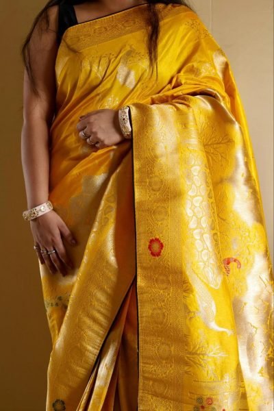 Pure Dola Pattu Silk Saree with Minakari Weaving Border & Contrast Blouse South Indian Saree 