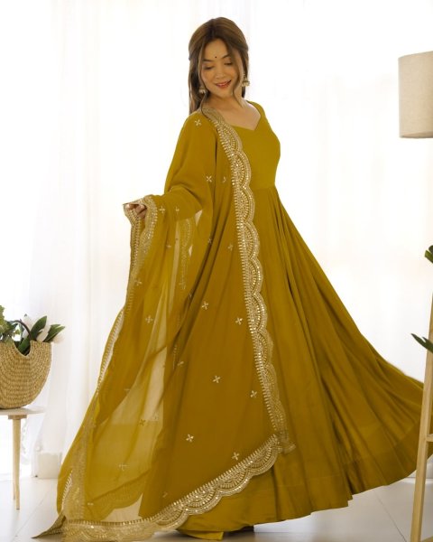 Pure Roman silk Chanderi Fabric Fully Flared Anarkali, with Dupatta Set and Pants, Ready to Wear 3 Piece Kurti Set