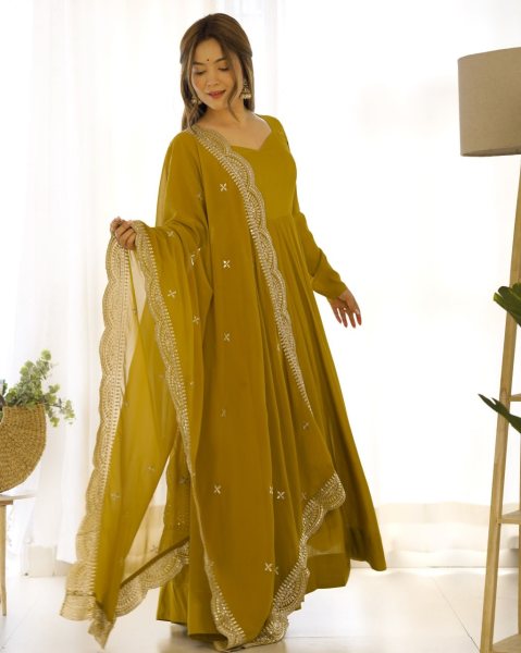 Pure Roman silk Chanderi Fabric Fully Flared Anarkali, with Dupatta Set and Pants, Ready to Wear 3 Piece Kurti Set