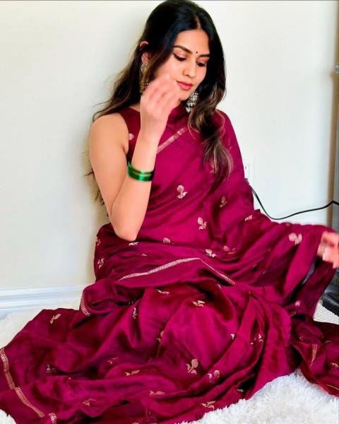 Pure Soft Viscose Khadi Silk Saree with Satin Border and Jacquard Design Silk Sarees Wholesale