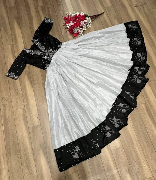 Ready To Wear Black   White Gown  Ready To Wear Collection