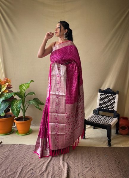  Rich Zari Pallu And Attractive Kanchipuram Border Saree Silk Sarees Wholesale