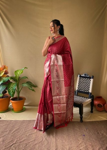  Rich Zari Pallu And Attractive Kanchipuram Border Saree Silk Sarees Wholesale