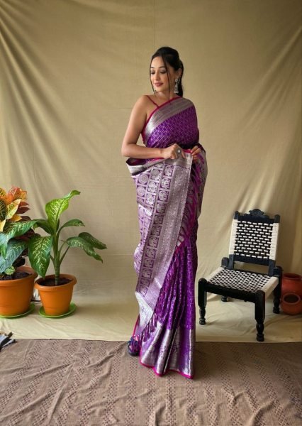  Rich Zari Pallu And Attractive Kanchipuram Border Saree Silk Sarees Wholesale