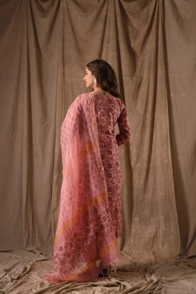 Rose Pink Cotton Floral Print  Kurti Supplier Pent Set With Dupatta 3 Piece Kurti Set