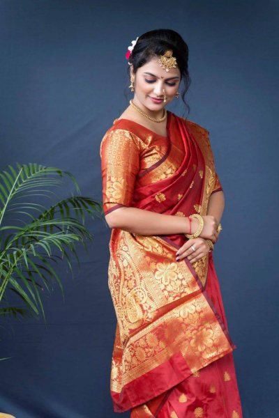 Royal Export Manufacturing Elegant Lichi Silk Saree with Rich Jacquard Work at Best Price Banarasi Saree Wholesale