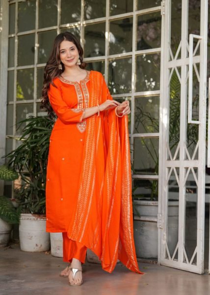 Shop Traditional  Viscose Chanderi Kurti Set with Jacquard Dupatta  for Weddings   Festive Celebrations 3 Piece Kurti Set