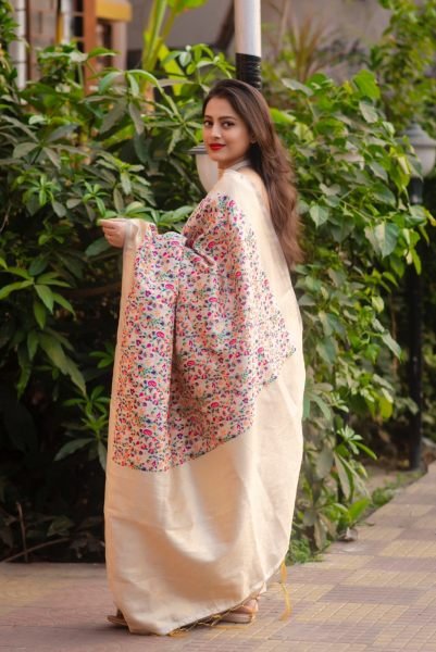 Soft silk saree with floral design  grand border   pallu  running blouse Patola Silk Sarees Wholesale