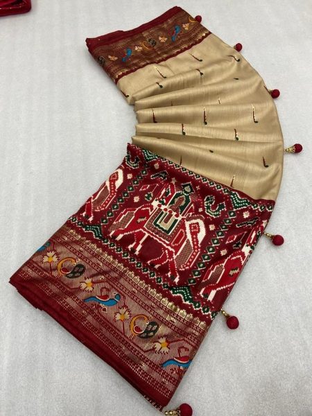 Soft & Smooth Patola Munga Crepe Heavy Silk Sarees Patola Silk Sarees Wholesale