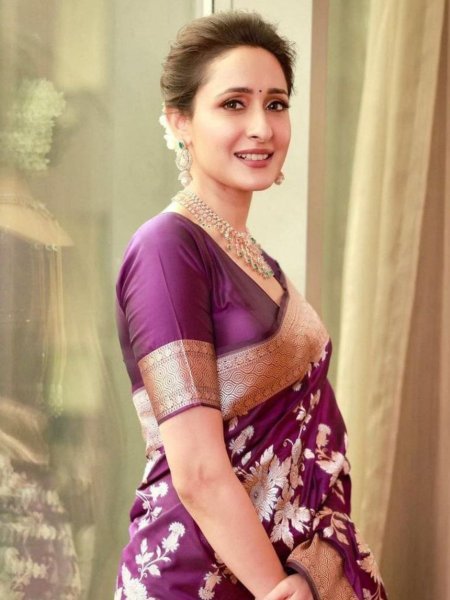 South Indian elegance at its finest  Drape yourself in this stunning pink saree for any grand celebration  South Indian Saree 