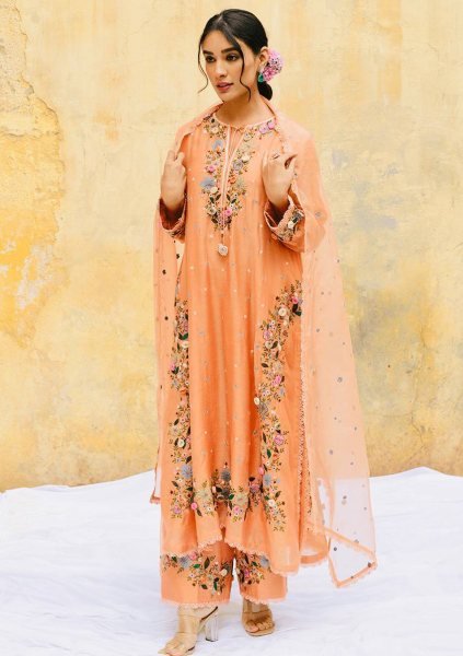 Stunning Peach Georgette Suit Set with Lace Border Dupatta for Premium Occasion Wear Embroidery Kurtis 