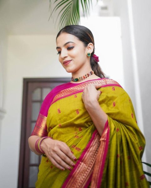  STUNNING YELLOW & PINK COLOUR PURE SEMI SILK SAREE Banarasi Saree Wholesale
