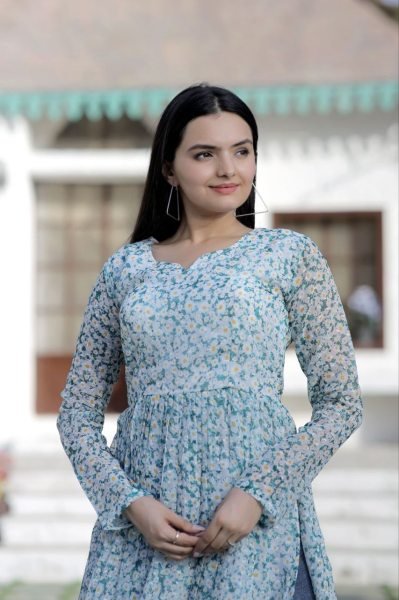 Stylish Butti With Floral Digital Printed Kurti Printed Kurtis