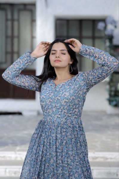 Stylish Butti With Floral Digital Printed Kurti Printed Kurtis
