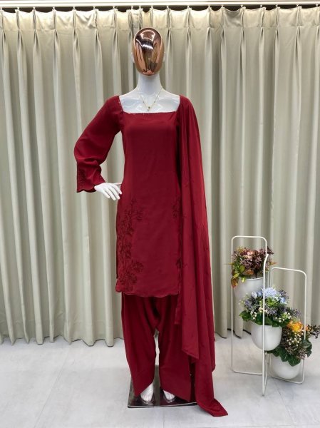 Stylish Embroidered Crepe Suit Set Luxe Look with Matching Dupatta Ready To Wear Collection