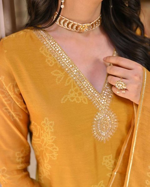 Stylish Rayon Orange Kurti with Gadhwal Pants   Tebby Silk Dupatta 3 Piece Kurti Set