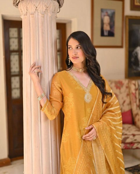 Stylish Rayon Orange Kurti with Gadhwal Pants   Tebby Silk Dupatta 3 Piece Kurti Set