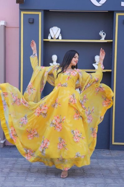 Stylish tabby Silk Flower Print Gown With Dupatta Kurti With Dupatta Wholesale