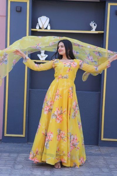 Stylish tabby Silk Flower Print Gown With Dupatta Kurti With Dupatta Wholesale