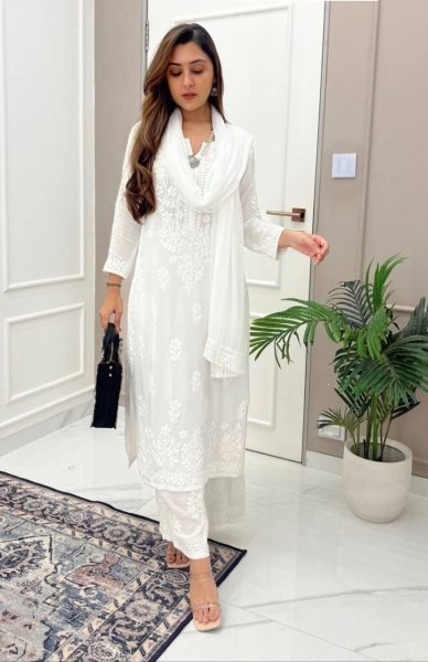 Summer Maslin Cotton Thread Embroidery Work Plazzo Set 3 Piece Kurti Set