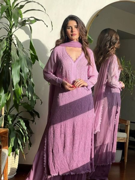 Surat Exporter of Ready-to-Wear Chikankari 3-Piece Suit Kurti Set Premium Wholesale Collection Lucknowi Chikankari Kurtis Wholesale