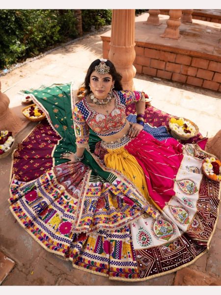 Traditional Look Heavy Muslin Cotton Lehenga Choli Navratri Lehnega Choli