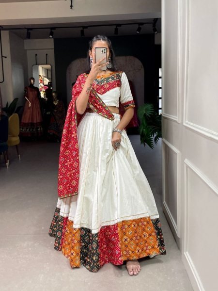 Trandy White Color Pure Cotton Lehenga Choli Navratri Lehnega Choli