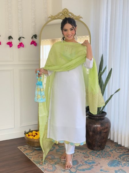Trendy Fashionable Women White Viscose Silk Kurta Sets 3 Piece Kurti Set