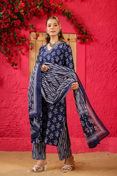 Trendy Viscose Roman Slub Kurta Pant Dupatta Set 3 Piece Kurti Set