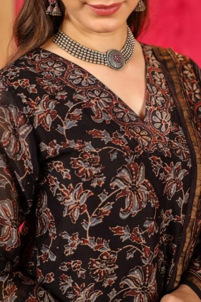 Trendy Women Black Floral Printed V Neck Kurta with Pant  With Dupatta 3 Piece Kurti Set