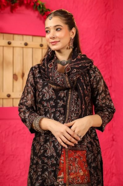 Trendy Women Black Floral Printed V Neck Kurta with Pant  With Dupatta 3 Piece Kurti Set