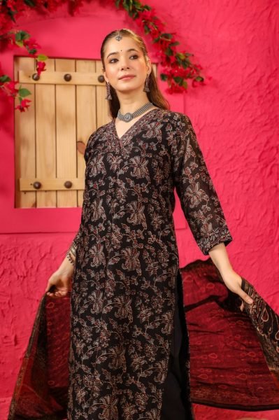 Trendy Women Black Floral Printed V Neck Kurta with Pant  With Dupatta 3 Piece Kurti Set