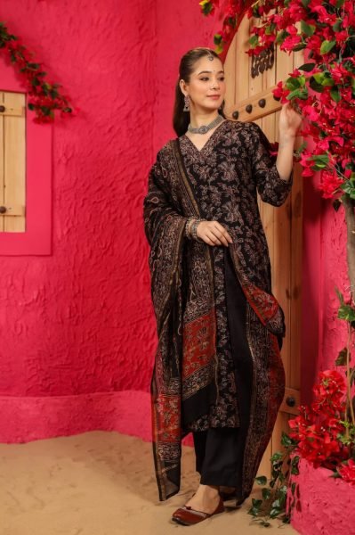 Trendy Women Black Floral Printed V Neck Kurta with Pant  With Dupatta 3 Piece Kurti Set