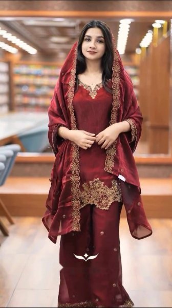 Trendy Women Designer Kurta Suit Set Fasvtival Special New Traditional Set Ready To Wear Collection