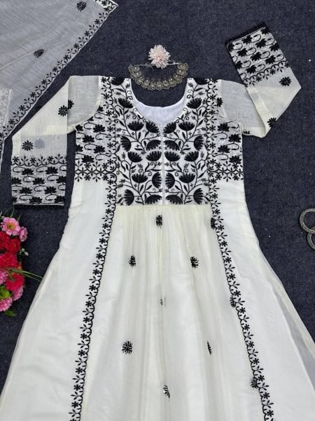 White Chanderi Thred Sequence Work Kurti With Dupatta  3 Piece Kurti Set