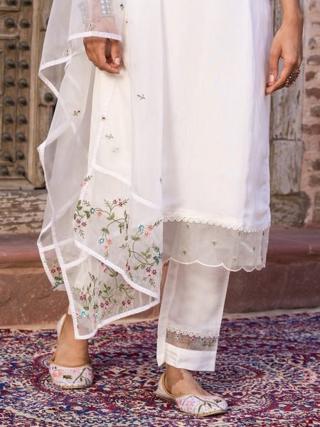 White Color Viscose Chanderi Kurti Pant With Dupatta  3 Piece Kurti Set