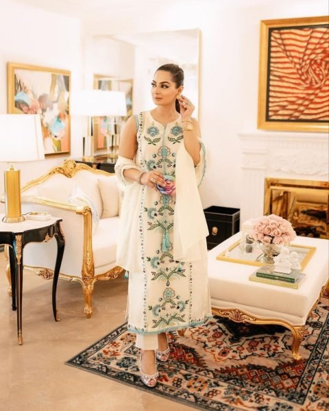White Georgette Embroidered Kurti Set With Dori Latkan 3 Piece Kurti Set