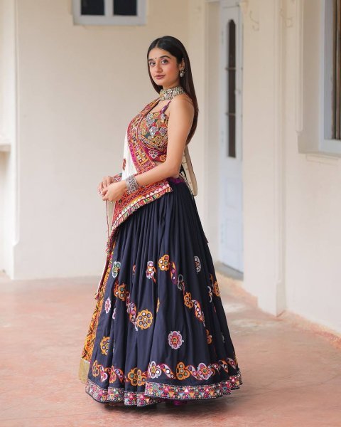 Wholesale Muslin Lehenga Choli Set with Mirror   Digital Print Ready to Sell Navratri Lehnega Choli