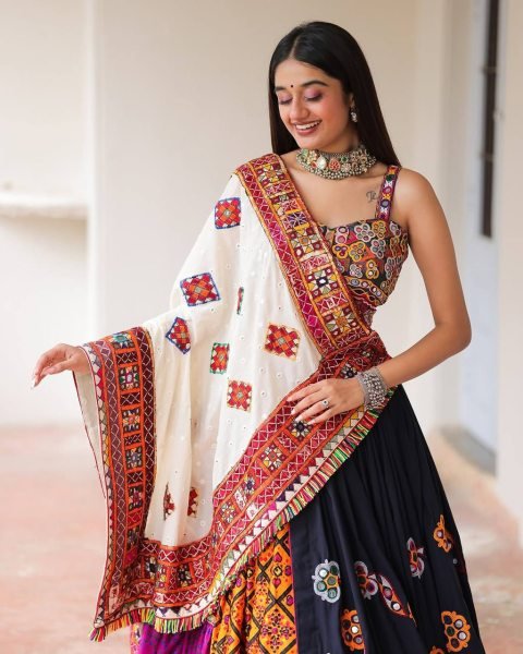 Wholesale Muslin Lehenga Choli Set with Mirror   Digital Print Ready to Sell Navratri Lehnega Choli