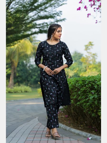 Women Cotton Blend Digital Print Kurta With Pant  Set Kurti With Bottom Wholesale