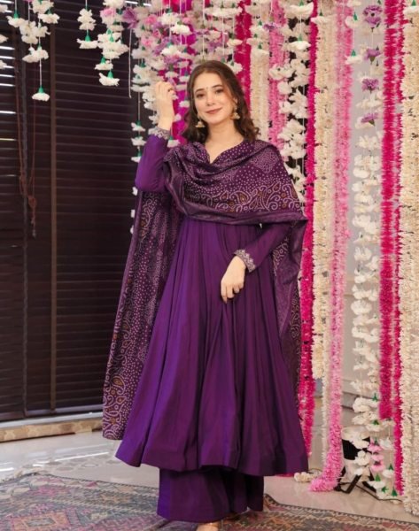 Women Embroidered Anarkali Wholesale Kurti Set In Surat 