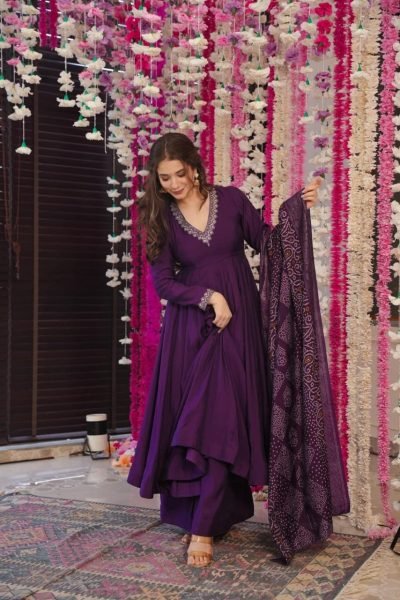Women Embroidered Anarkali Wholesale Kurti Set In Surat 3 Piece Kurti Set