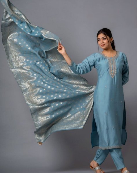 Women All Type Clothing Wear Embroidered Viscose Rayon Blend kurta set In Summer Collection 