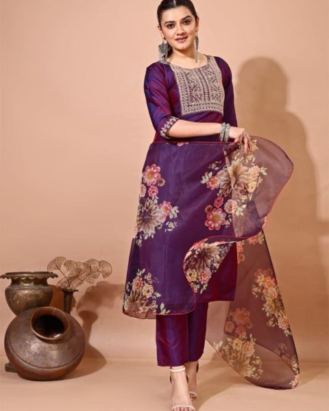 Women Fashion Traditional Kurta Set with Pant And Dupatta 