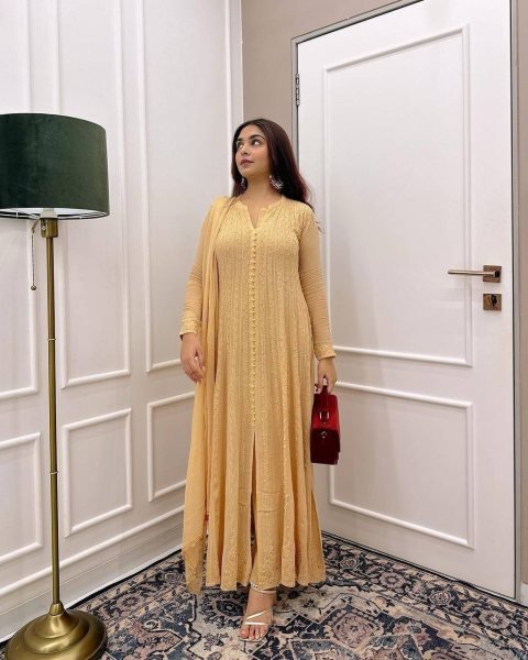 Women Georgette Embroidery Work Kurti Pant With Dupatta  3 Piece Kurti Set