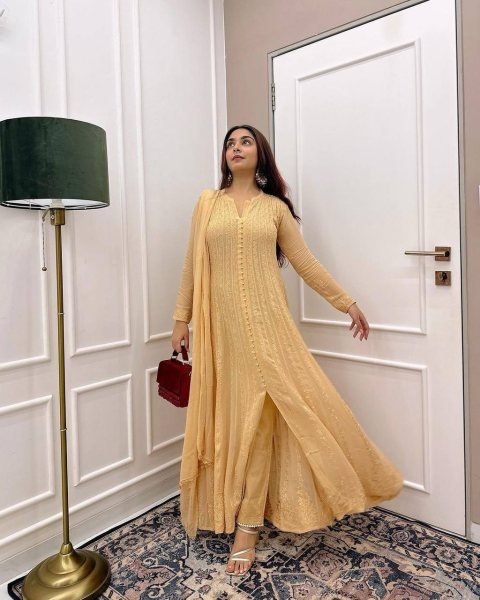 Women Georgette Embroidery Work Kurti Pant With Dupatta  3 Piece Kurti Set