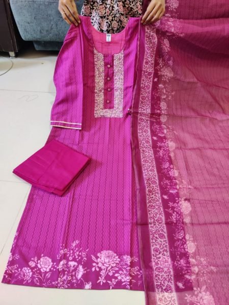 Women Latest growing kurti Pent with duppta set with Dupatta 3 Piece Kurti Set