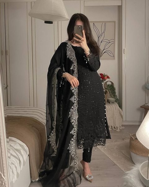 Women s black Heavy Faux Georgette Traditional Function Wear  Ready To Wear Collection