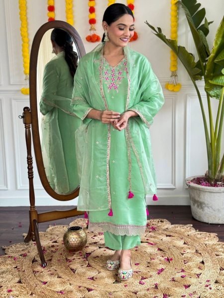 Women’s Embroidered Straight Kurta Set – Premium Viscose Chanderi Ethnic Wear Kurtis